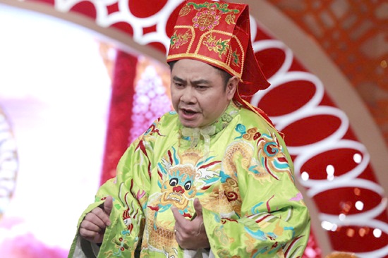 NSND Tu Long: 'E-kip Tao quan nhin nhau nhu nhin com song' hinh anh