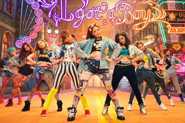 SNSD lap ky luc tren YouTube hinh anh