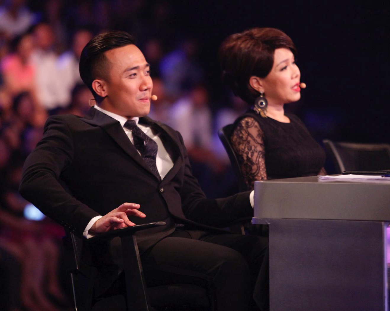 Tran Thanh xem Hari Won bieu dien anh 3