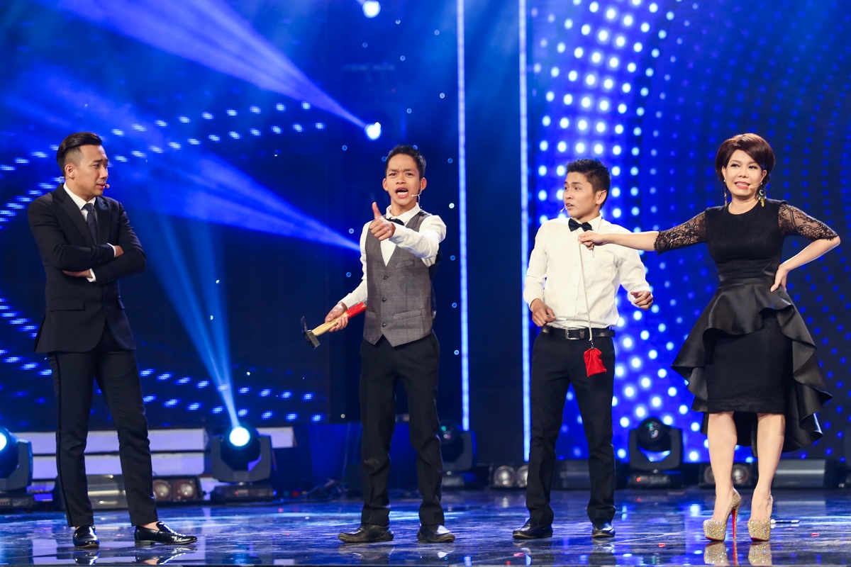 Tran Thanh xem Hari Won bieu dien anh 7