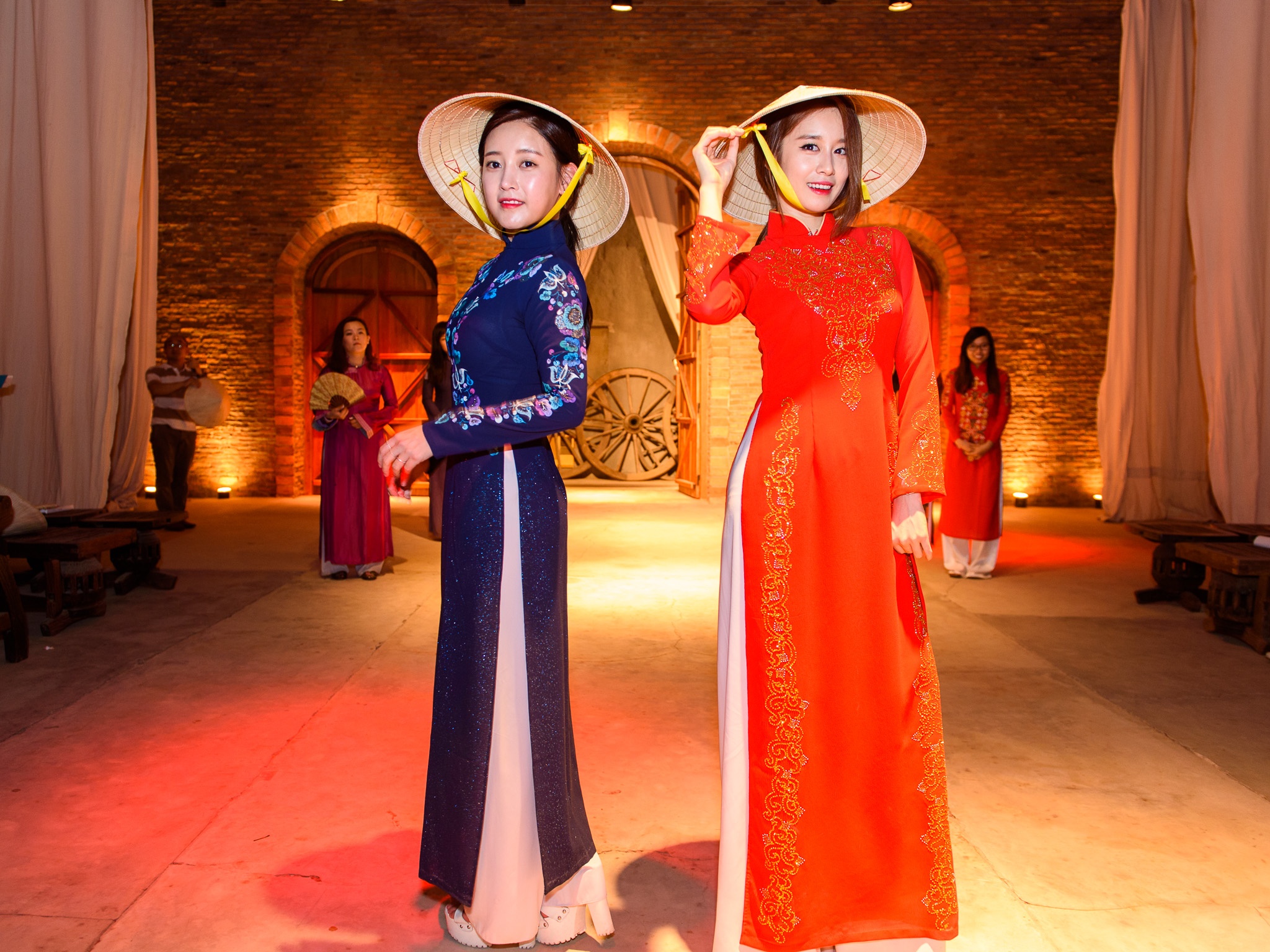 T-ara trinh dien ao dai anh 8