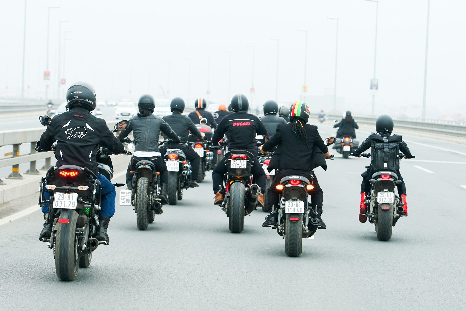 Biker Ha Noi tien Tran Lap anh 10