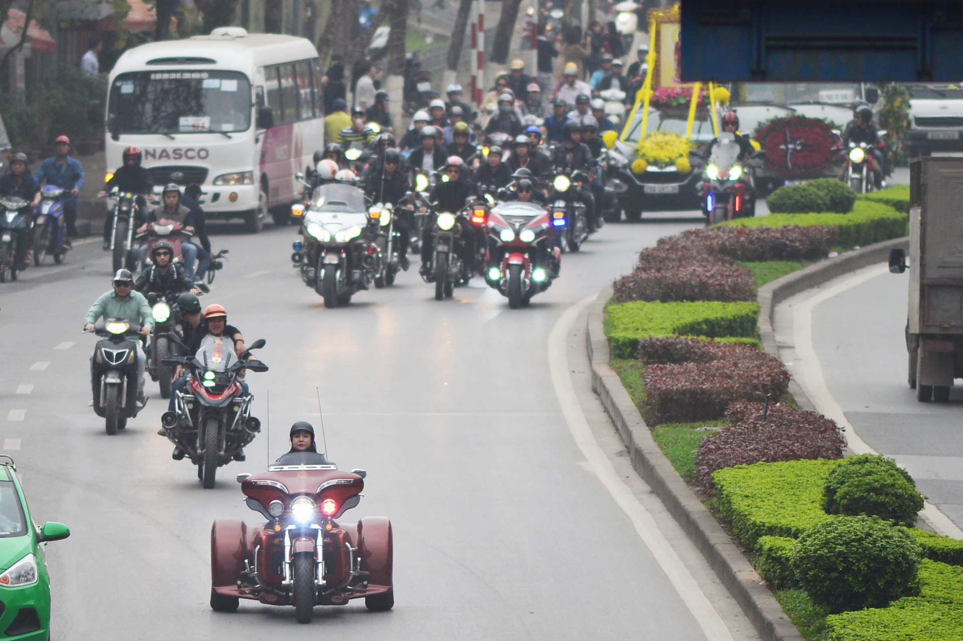 Biker Ha Noi tien Tran Lap anh 8