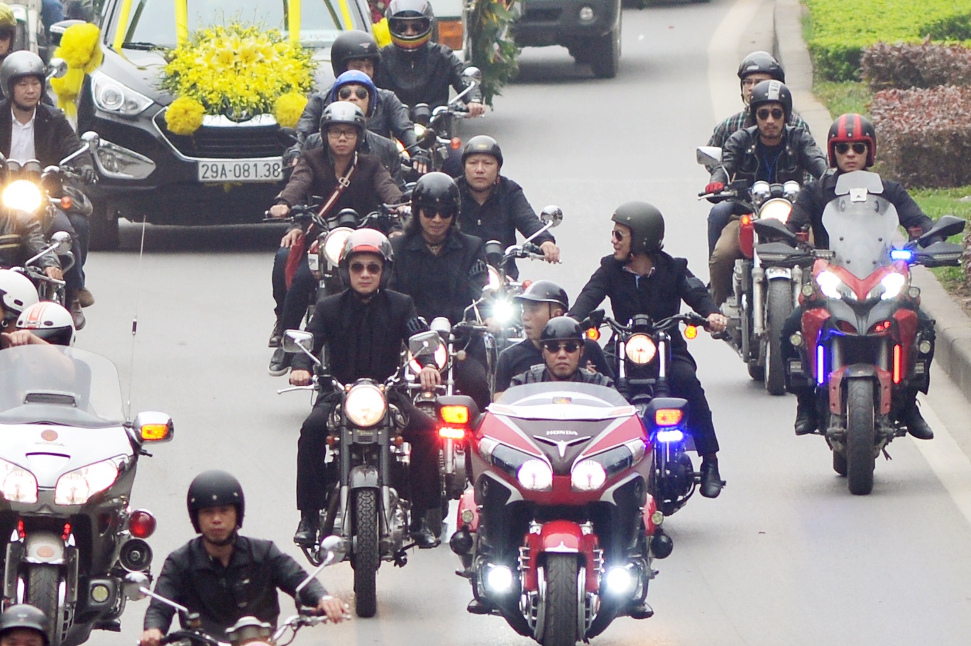 Biker Ha Noi tien Tran Lap anh 4