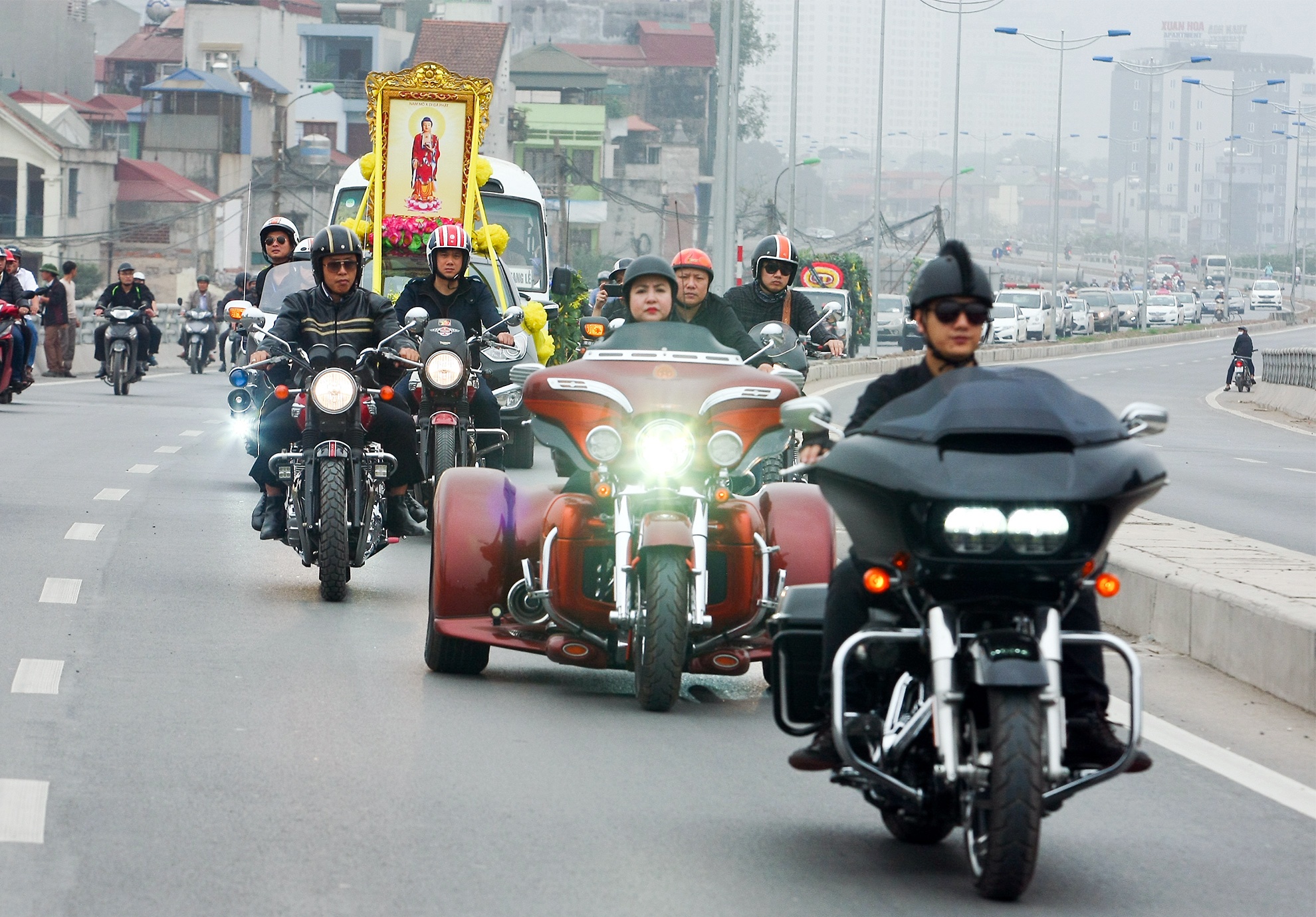 Biker Ha Noi tien Tran Lap anh 6