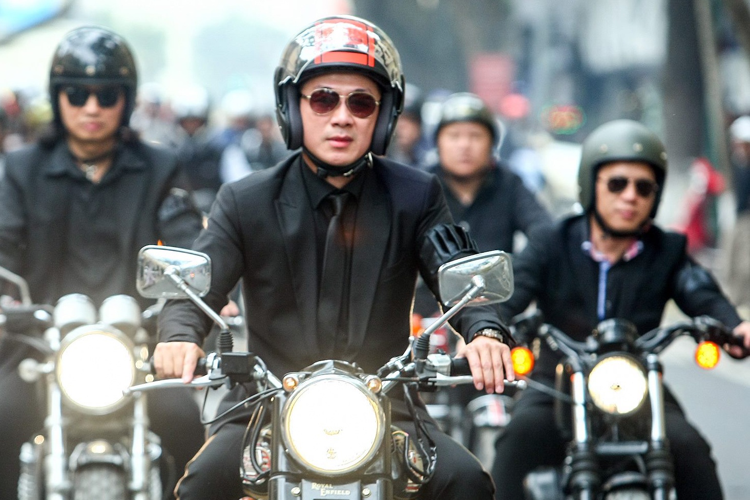 MC Anh Tuan dan dau doan biker Ha Noi tien dua Tran Lap hinh anh