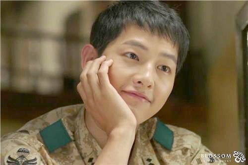 Thu tuong Thai Lan muon gap Song Joong Ki hinh anh