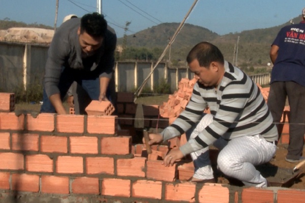 Cac bo cua 'Bo oi minh di dau the' lam tho xay hinh anh