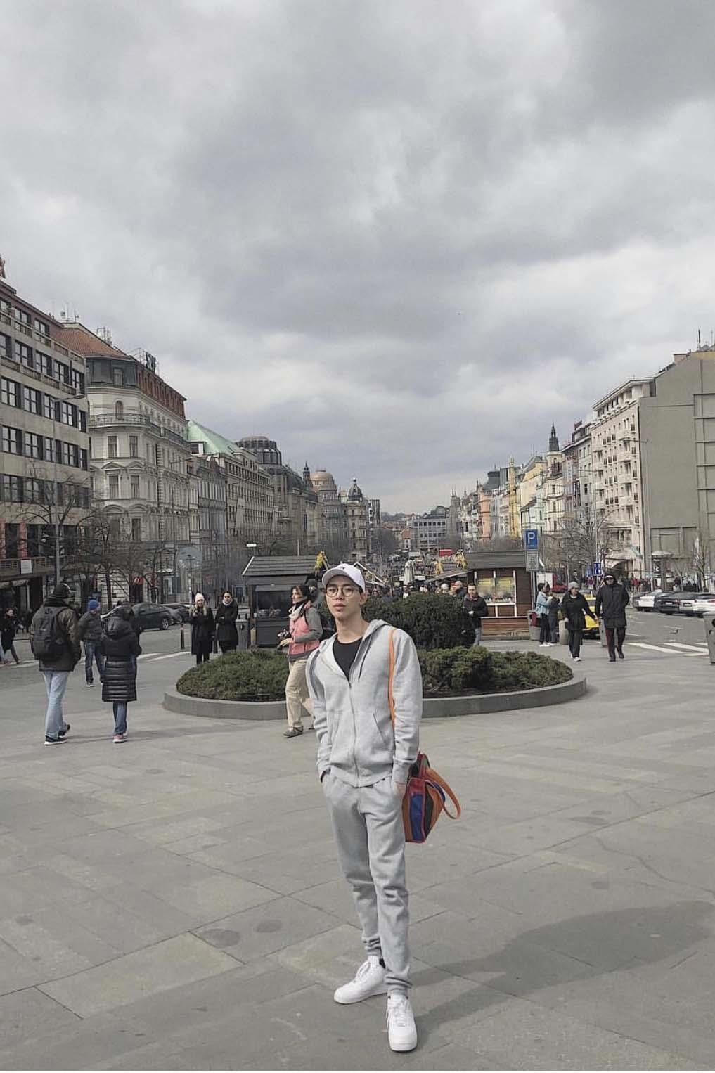 Thoi trang xa xi cua Erik anh 2