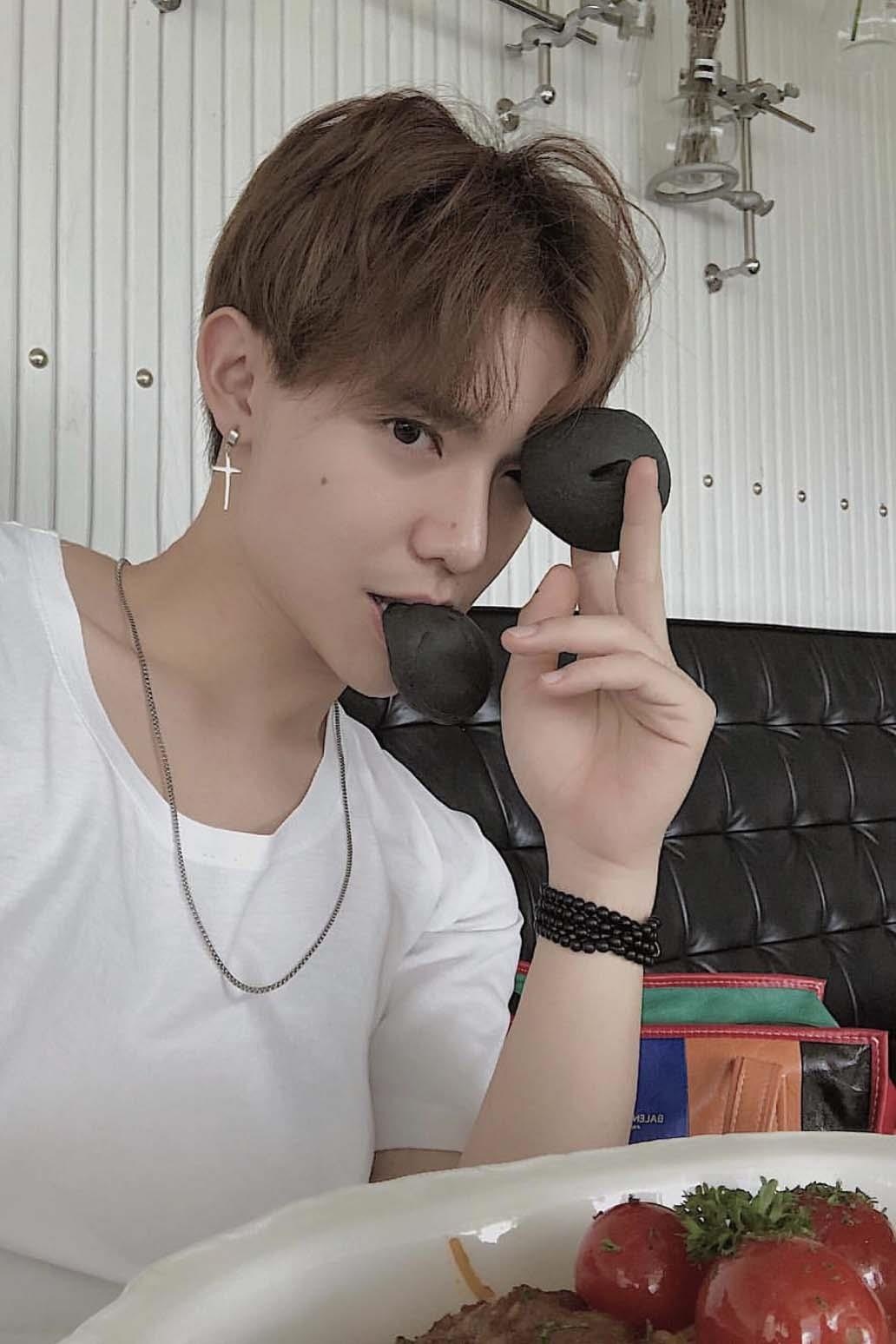 Thoi trang xa xi cua Erik anh 3