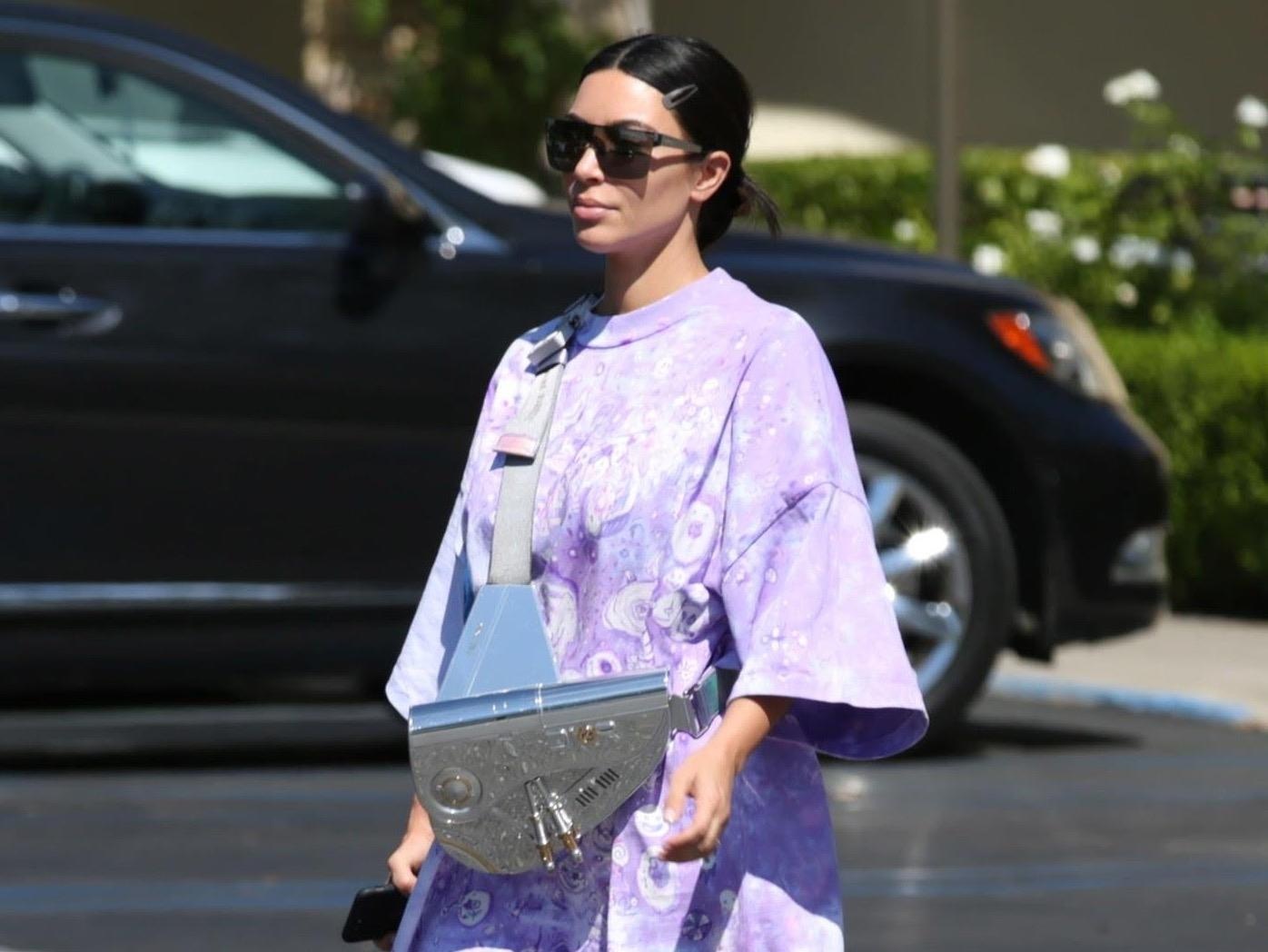 Chiec tui Dior 810 trieu dong cua Kim Kardashian co gi dac biet? hinh anh