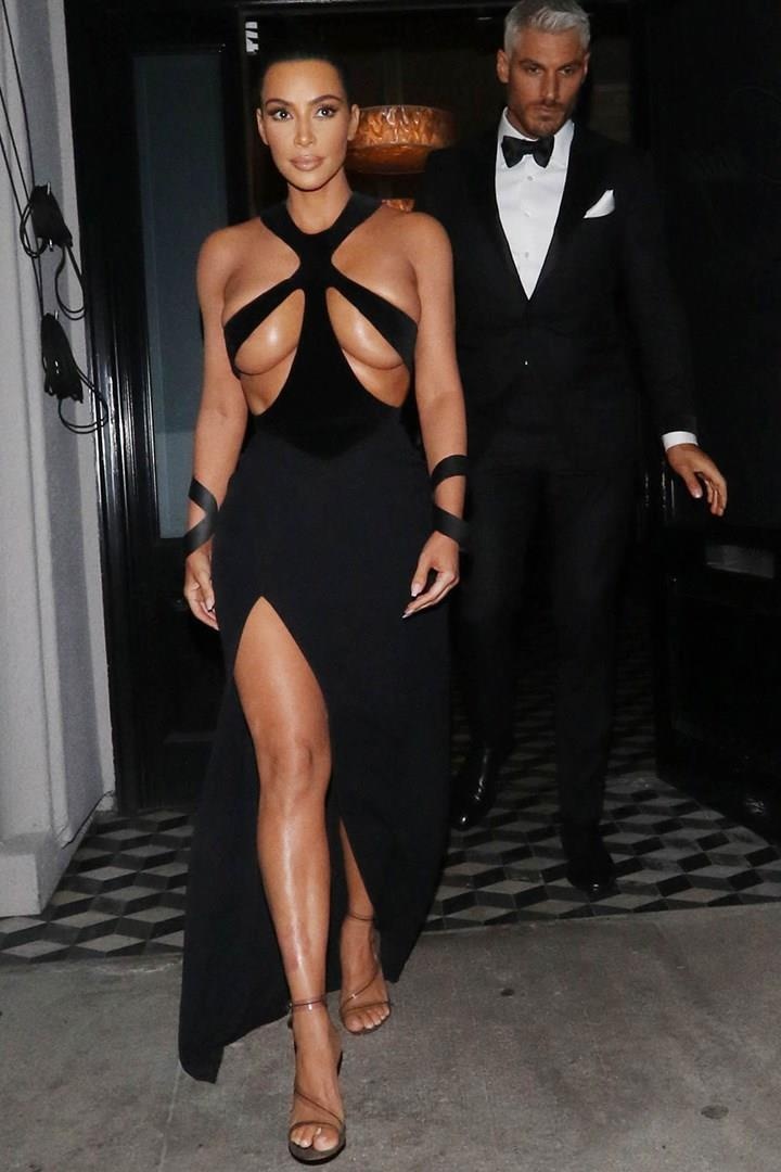 Kim Kardashian mac tham hoa anh 3