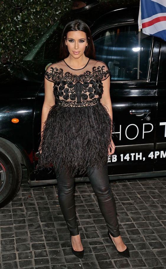 Kim Kardashian mac tham hoa anh 7