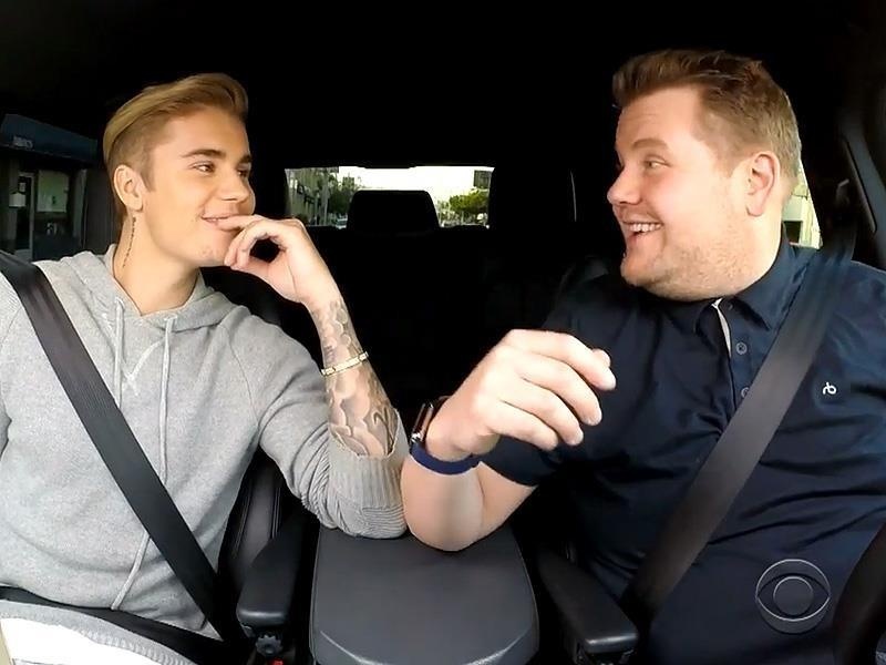 Justin Bieber va James Corden hat lai hit 'Baby' tren oto hinh anh