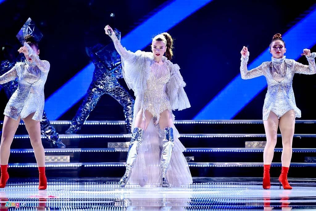 Ha Ho an mac tao bao anh 8