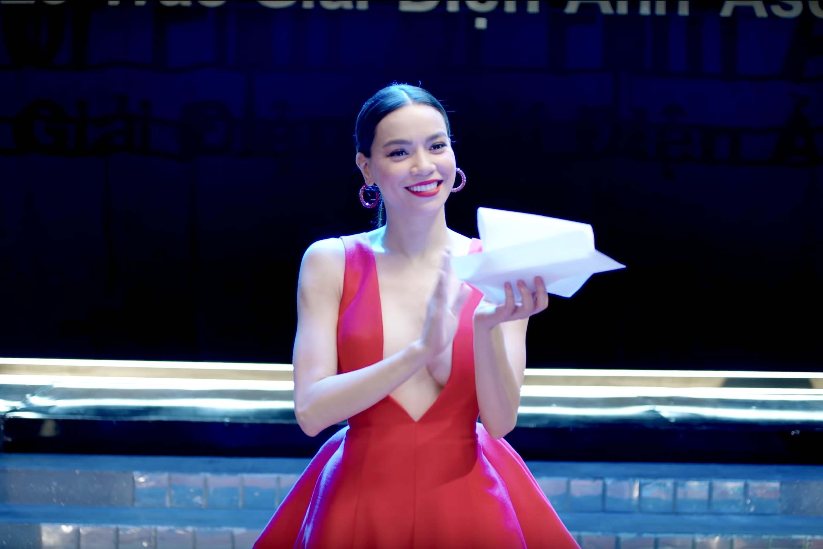 Ha Ho an mac tao bao anh 1