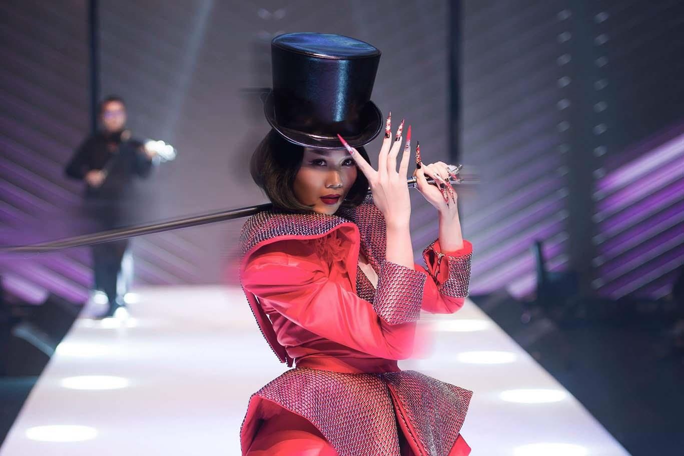 Sieu mau Thanh Hang hoa than thanh ao thuat gia hinh anh