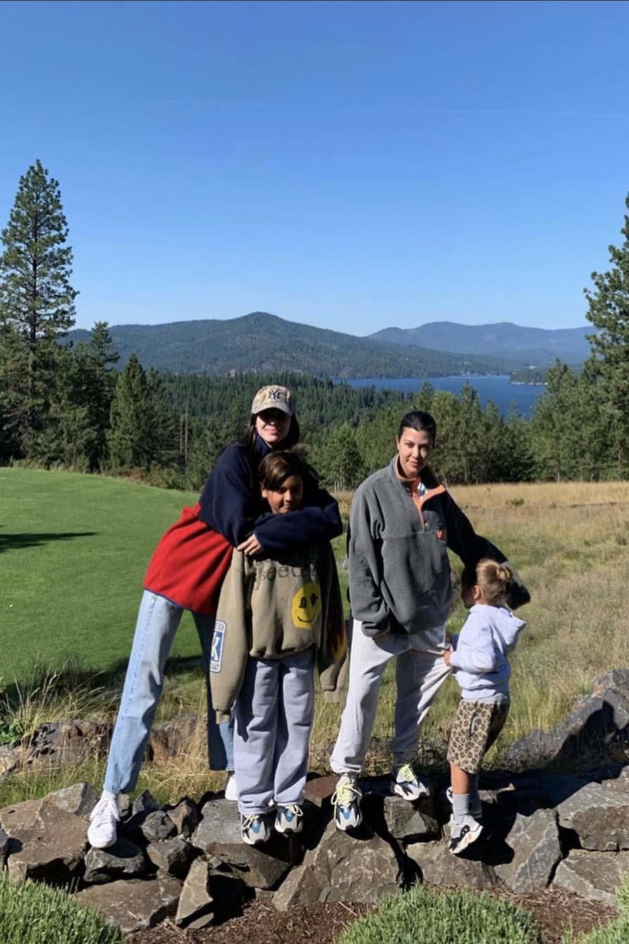 kendall jenner mặc đồ da bóng ảnh 3 kendall jenner mac do da bong anh 3