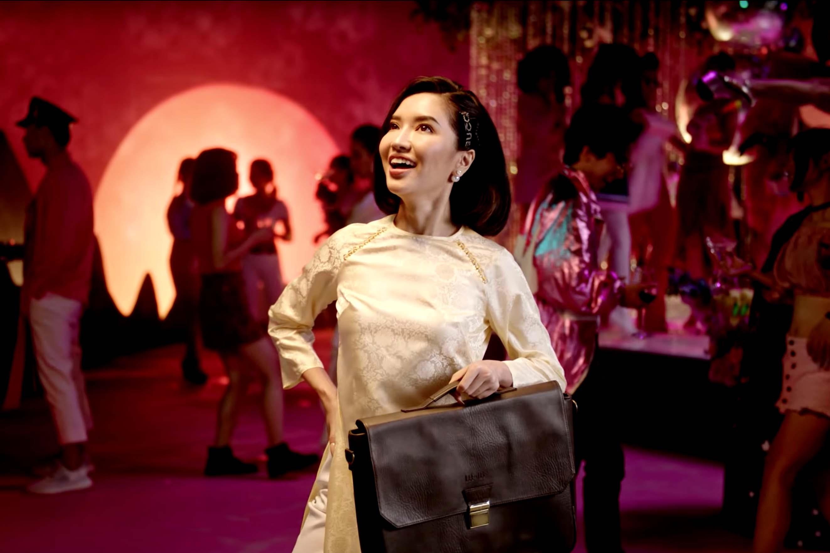 Bich Phuong di du dua di anh 1