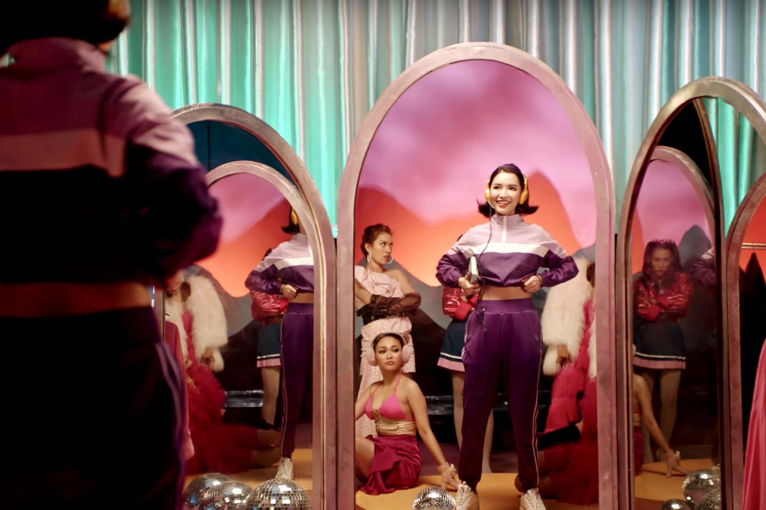 Bich Phuong di du dua di anh 2