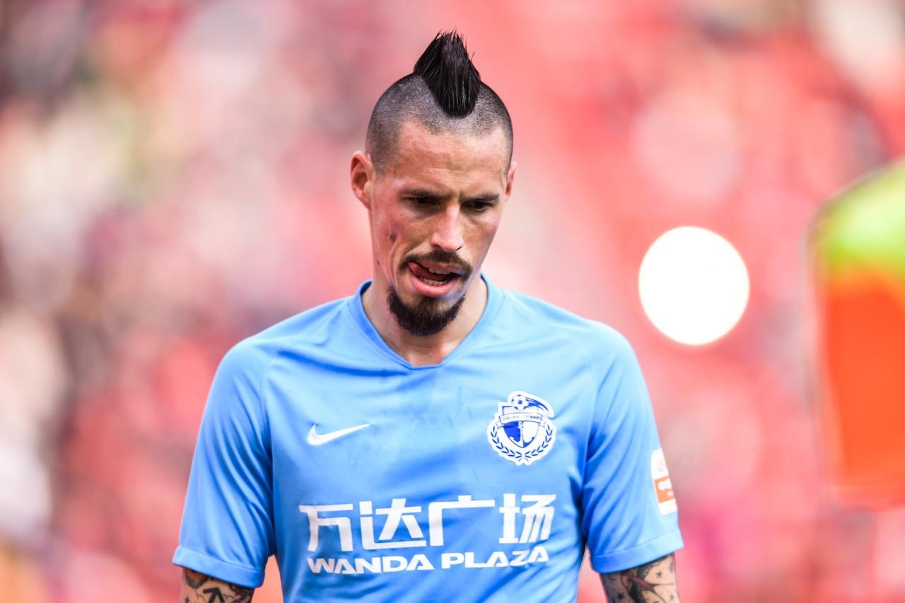 Hamsik, Fellaini khien fan Trung Quoc ngan ngam vi phong do ngheo nan hinh anh