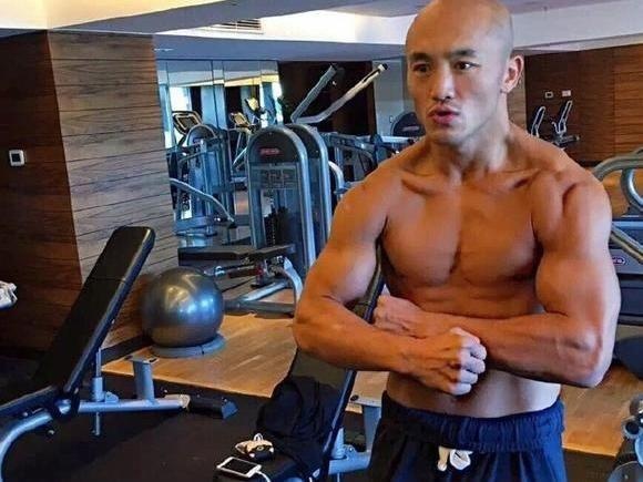 Tu Hieu Dong,  Nhat Long anh 1