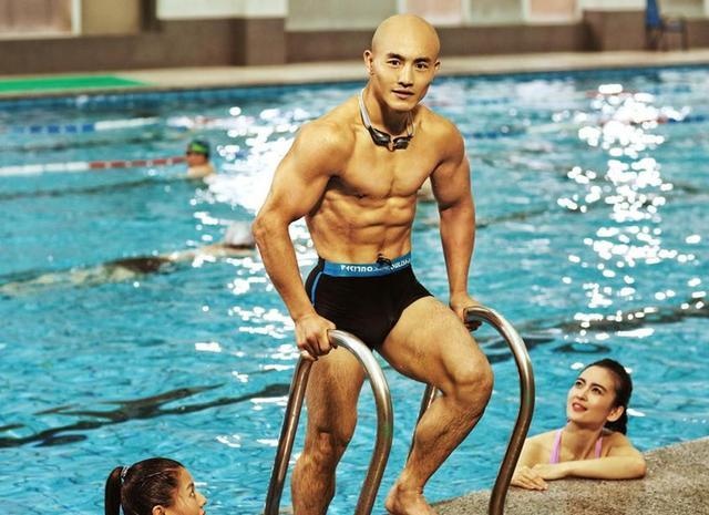 Nhat Long,  cuoc song vuong gia anh 9