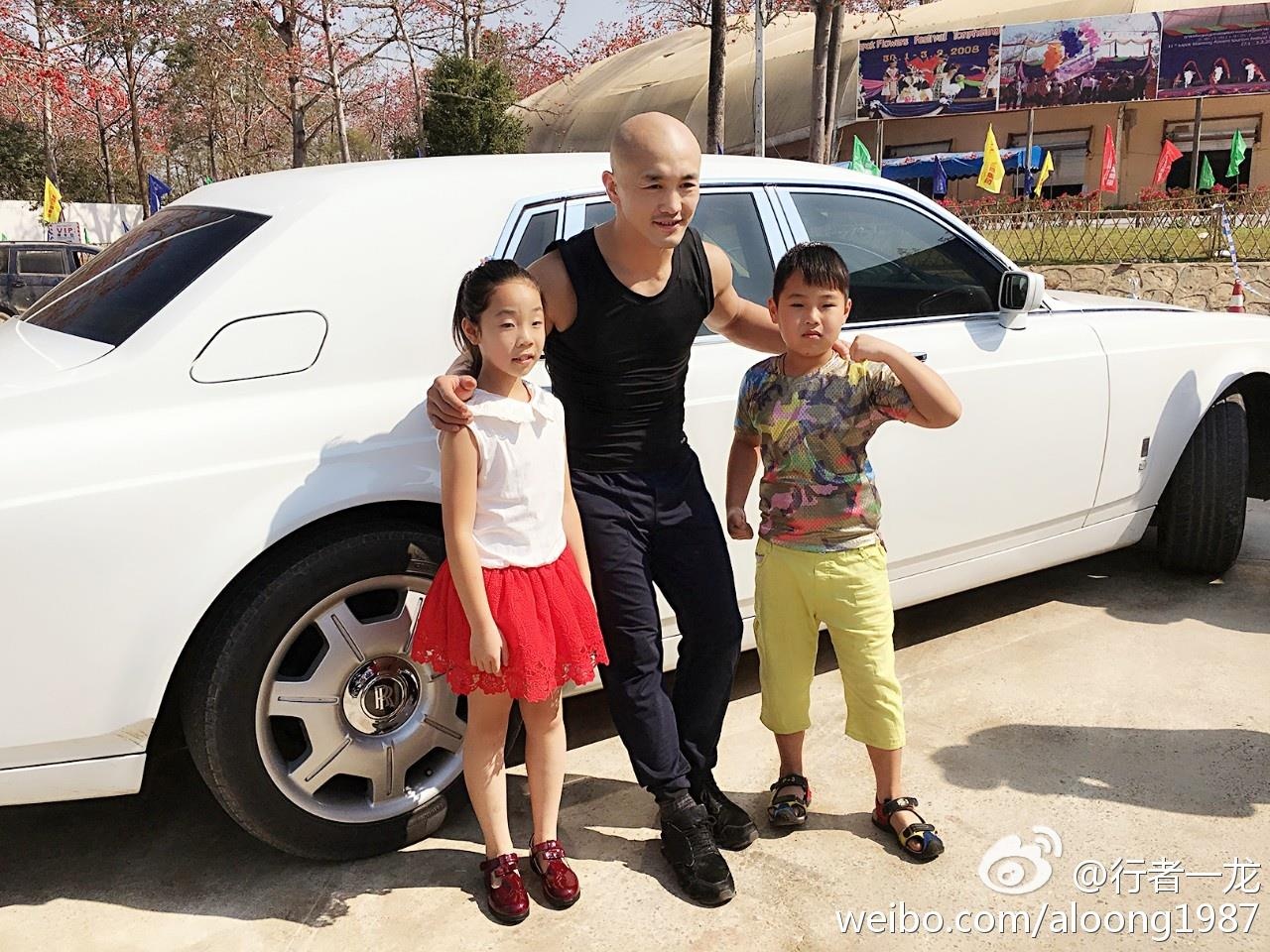 Nhat Long,  cuoc song vuong gia anh 8