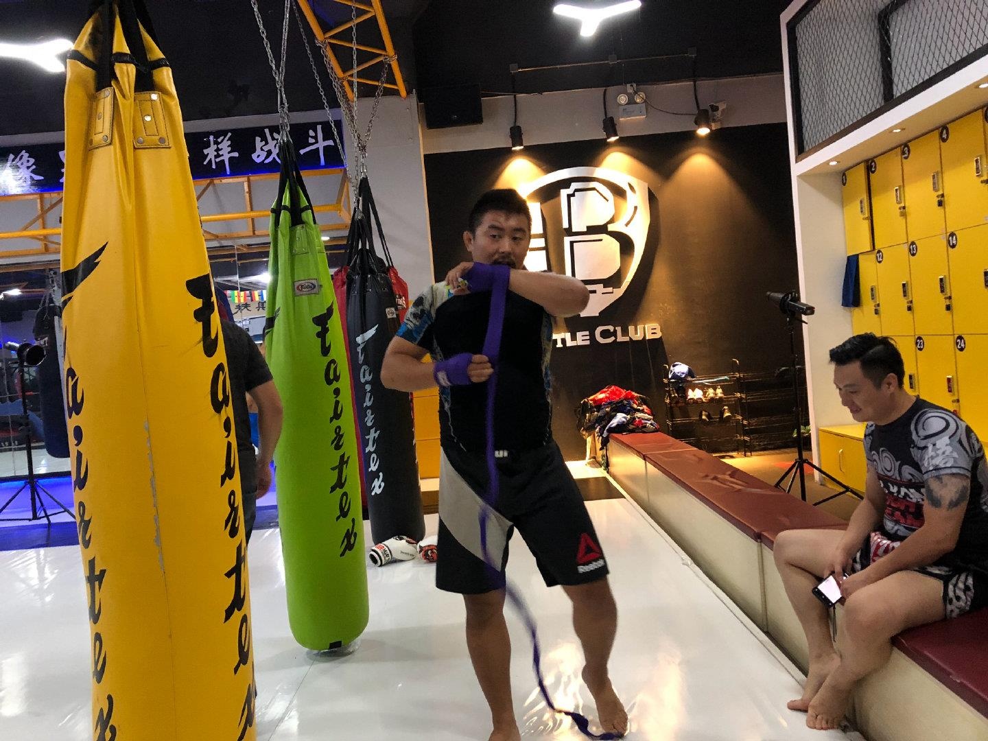 Tu Hieu Dong,  lo vo MMA anh 4