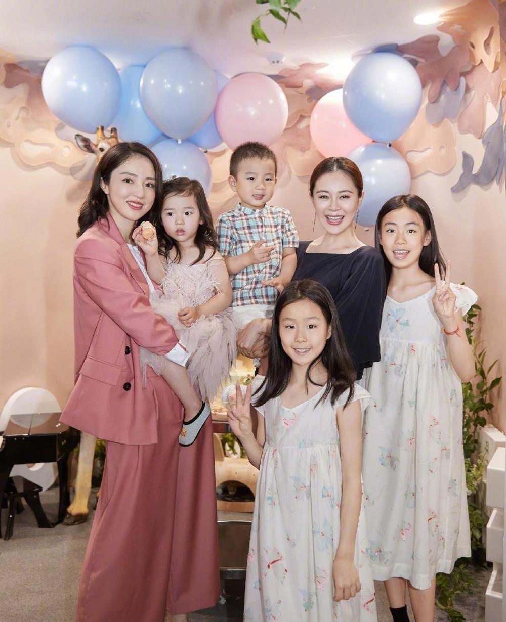 Nhung sao nu Cbiz tui ho vi chong ngoai tinh,  qua lai voi gai ban dam anh 6