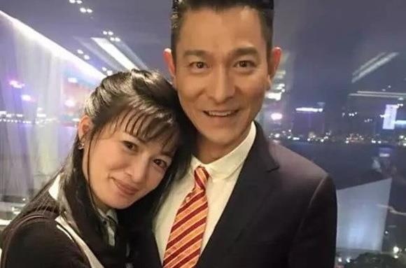 My nhan 'Tieu ngao giang ho' sinh con o tuoi 43 hinh anh