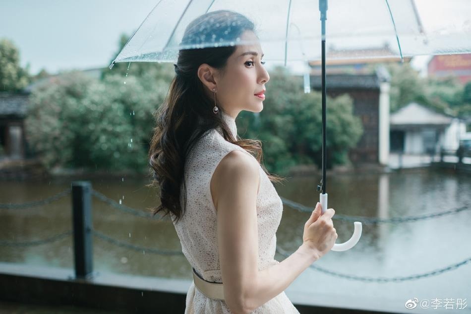 Ly Nhuoc Dong,  nhan sac cua Ly Nhuoc Dong anh 3