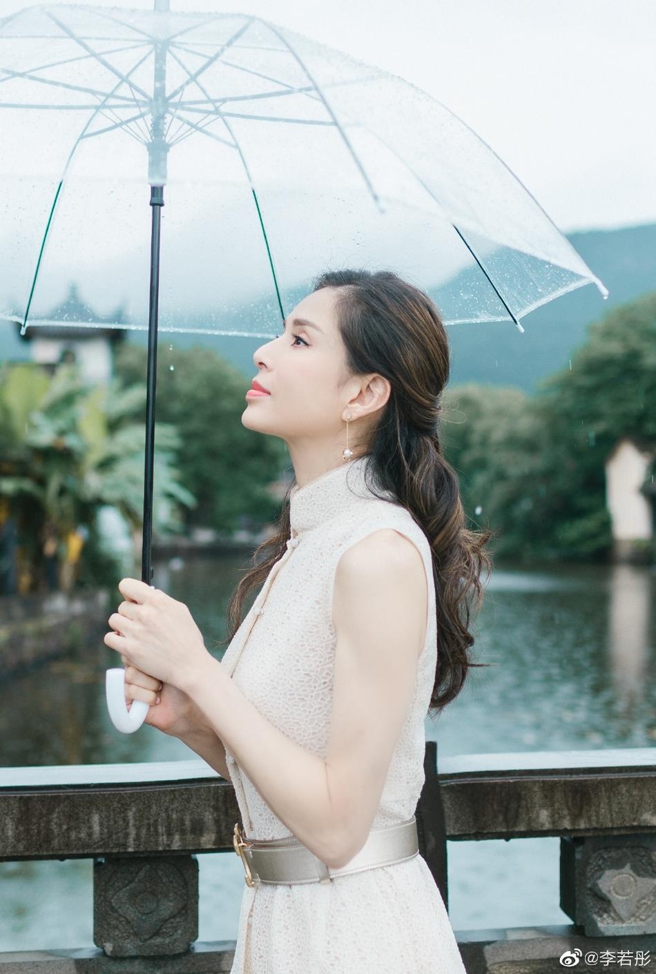 Ly Nhuoc Dong,  nhan sac cua Ly Nhuoc Dong anh 1