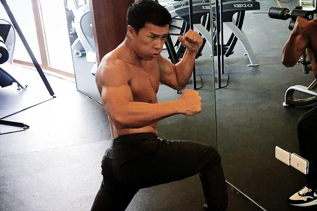 Chan Tu Dan tap luyen khac nghiet de duy tri cong luc hinh anh