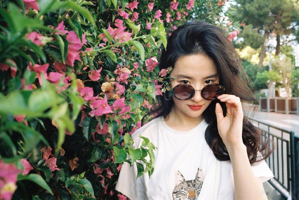 'Hoa Moc Lan' Luu Diec Phi khoe nhan sac tuoi tre o tuoi 32 hinh anh