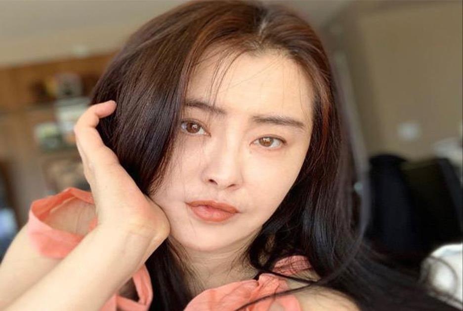 My nhan Vuong To Hien khoe nhan sac tuoi tre o tuoi 52 hinh anh