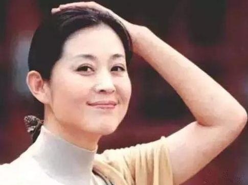 'MC quoc dan' Nghe Binh song an dat sau khi bi Tran Khai Ca phan boi hinh anh