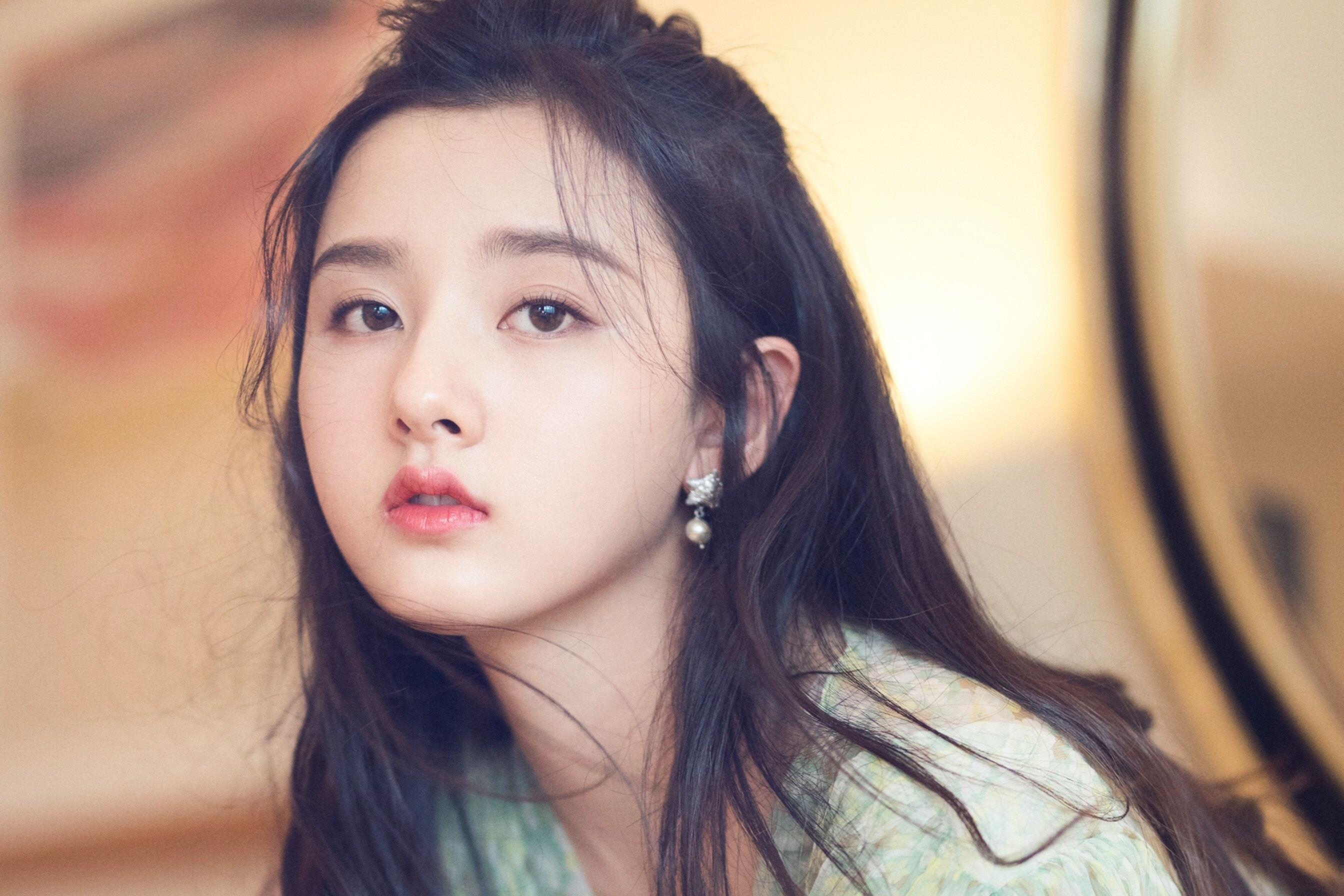 'Na Tra' Tong To Nhi lo anh hen ho luc nua dem voi tai tu hon 16 tuoi hinh anh