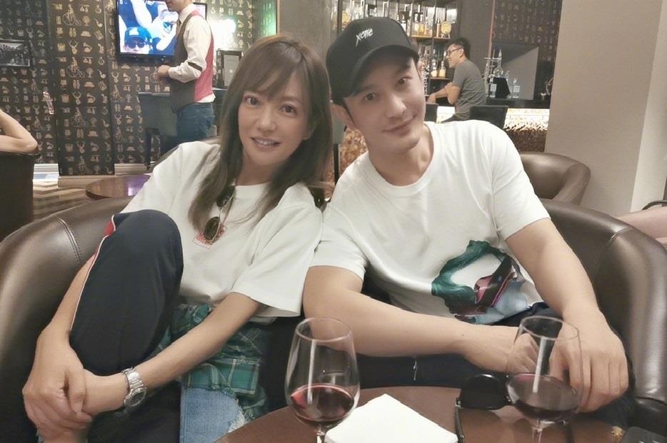 Huynh Hieu Minh gap go tinh dau Trieu Vy giua tin don ly hon hinh anh