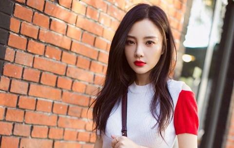 Ly Tieu Lo bi bat gap di du lich cung trai la tai Nhat Ban hinh anh