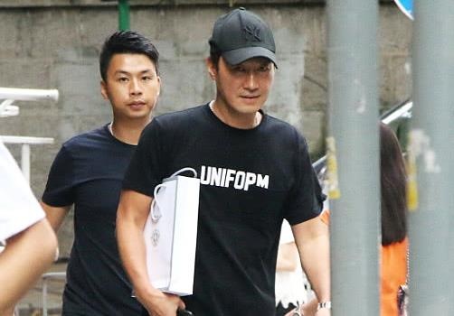 Su nghiep lao doc, Thien vuong Le Minh bi lang quen o tuoi 53 hinh anh