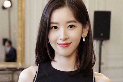 Cuoc song cua 'hot girl tra sua Trung Quoc' khi sang Anh du hoc hinh anh