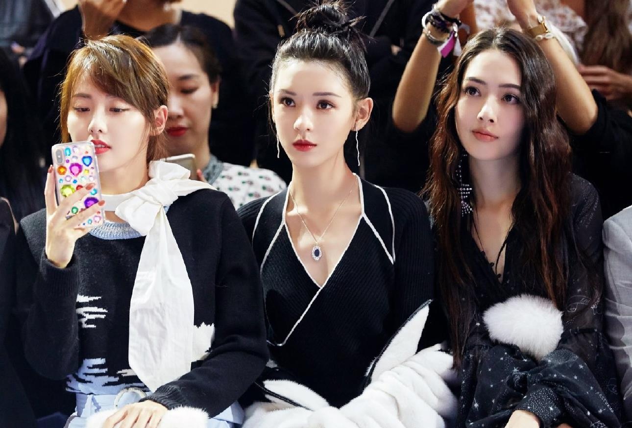 My nhan 'Nhu Y truyen' dep lan at hai dan chi khi xem thoi trang hinh anh