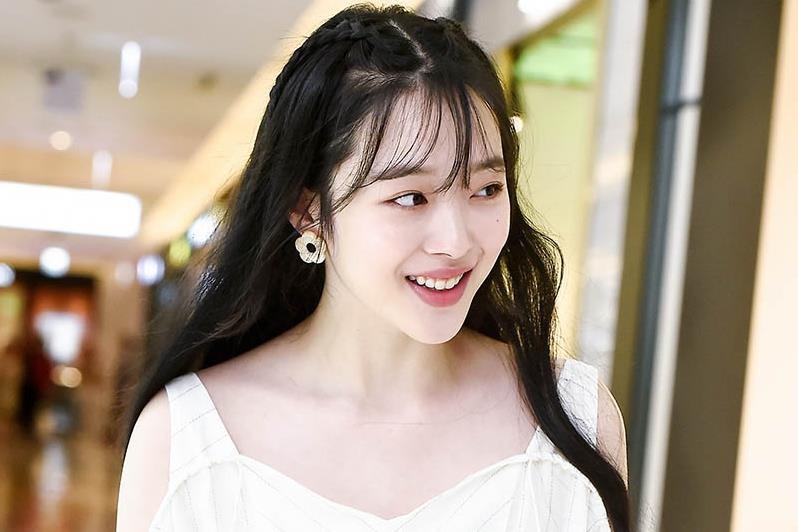 Cach chuc 2 canh sat de lo tin Sulli treo co tu sat o nha rieng hinh anh