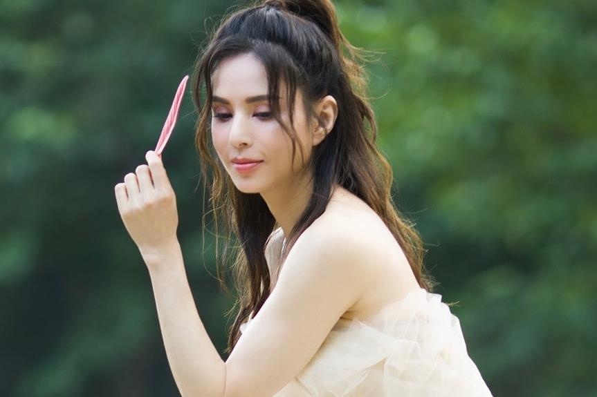 Nhan sac o tuoi U50 cua Ly Nhuoc Dong hinh anh