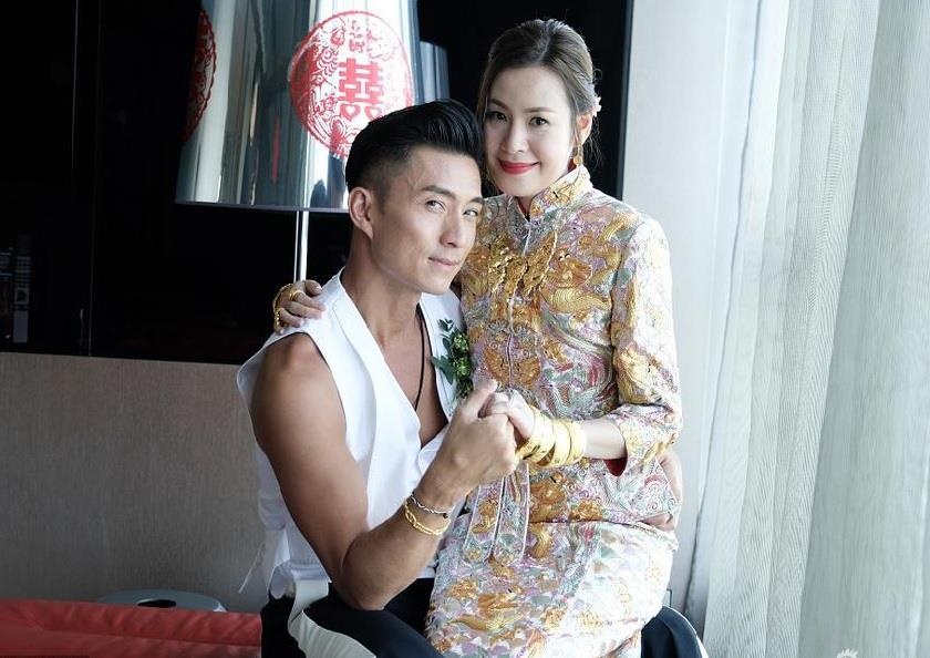 Tai tu Hong Kong va vo khoe vang trong ngay cuoi hinh anh