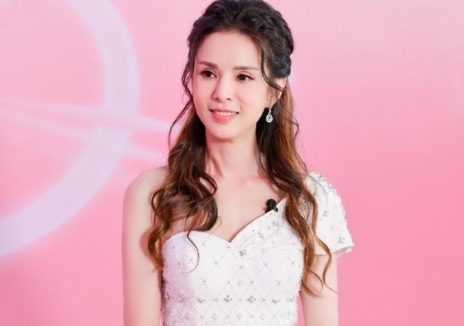 Ly Nhuoc Dong hut ong kinh nho ve tre trung hinh anh