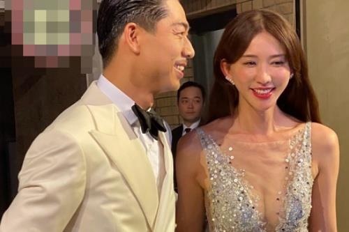 Dan nghe si va cong chung ho reo o le cuoi Lam Chi Linh hinh anh