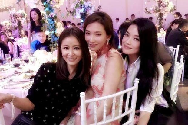 Nhung minh tinh Hoa ngu lay chong o do tuoi tu tuan hinh anh