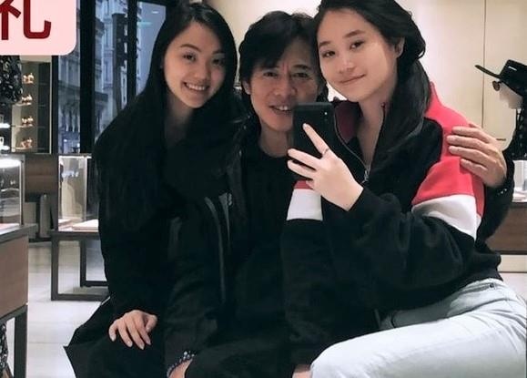 Ly Lien Kiet phong do ben hai ai nu hinh anh